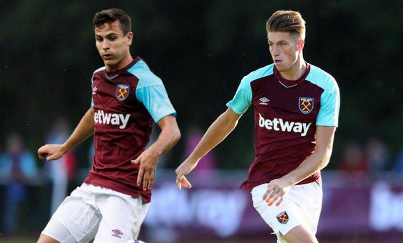 她自少年时 她自少年时